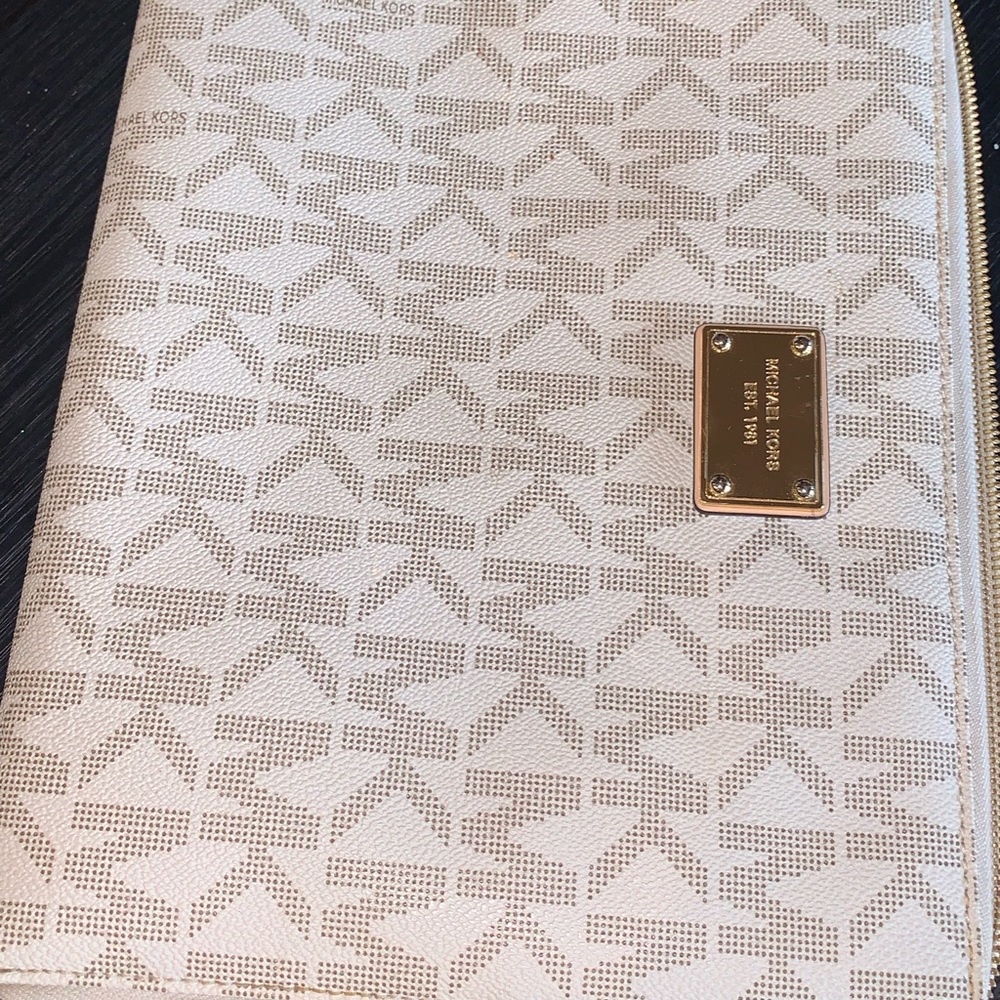 Michale Kors iPad or laptop case.